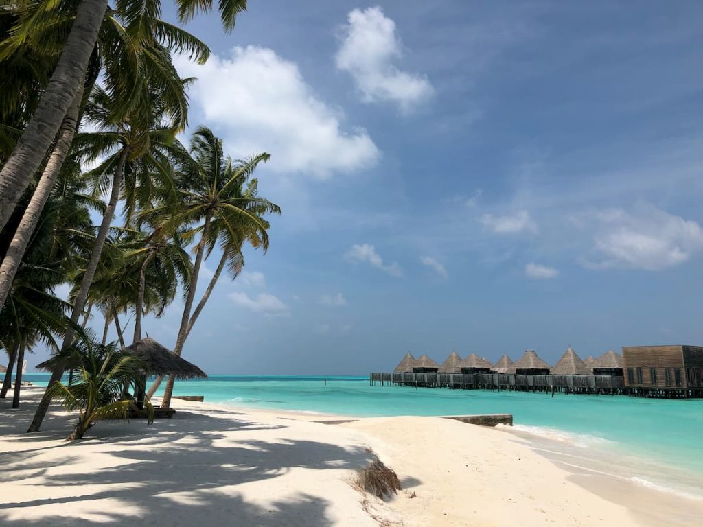 spa-maldives-sand-shore-view