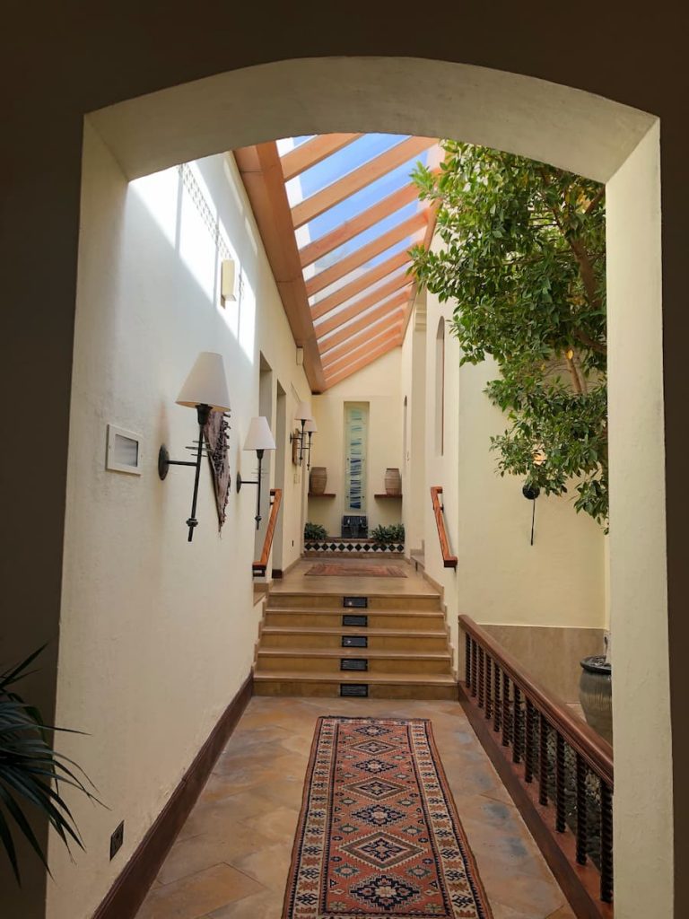 al-maha-resort-spa-hallway-stairs